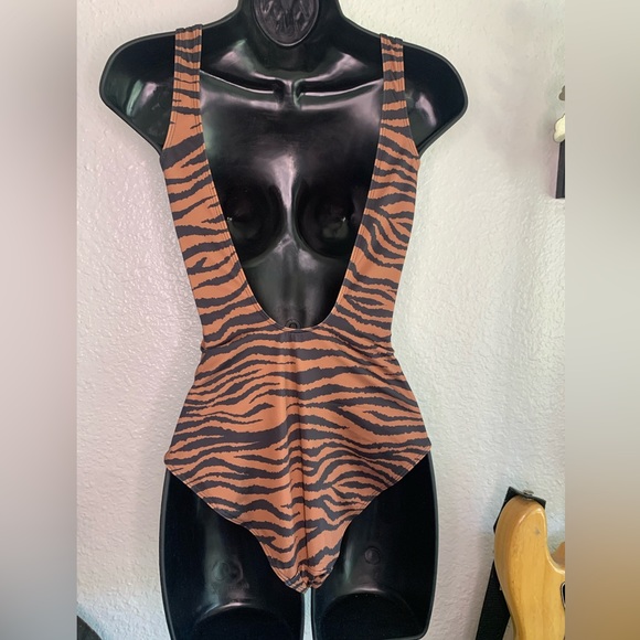 Size S Tiger print one piece Bathing Suit - Picture 2 of 2